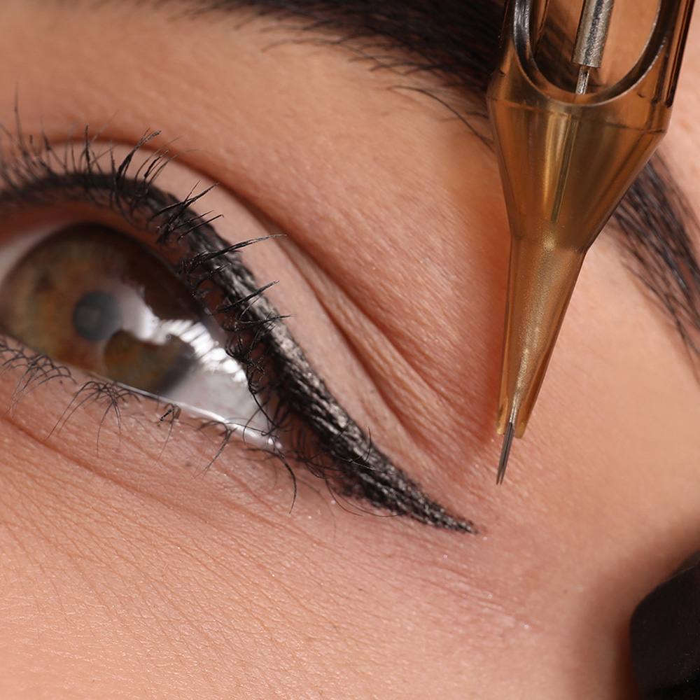 Permanent Make-up Augen